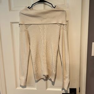 CREAM OFF THE SHOULDER TOP